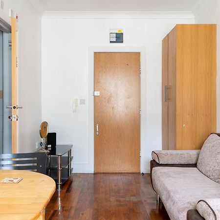 London Central Studio Bagian luar foto