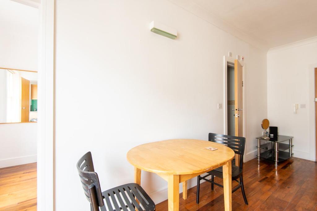London Central Studio Bagian luar foto